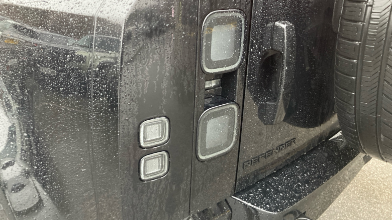 Land Rover Defender 3.0 D250 X-Dynamic HSE 110 5dr Auto Diesel Estate